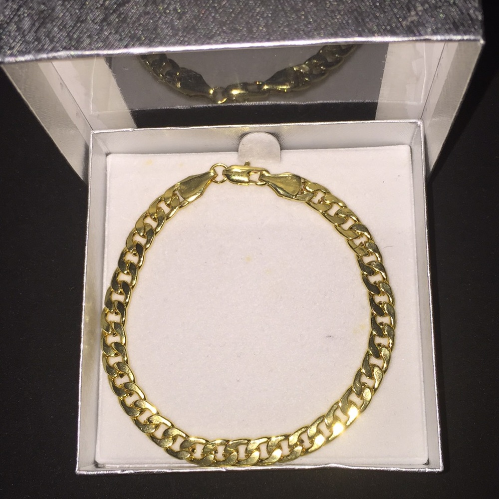 New 18k Gold Plated Curb Chain Bracelet 💋😍